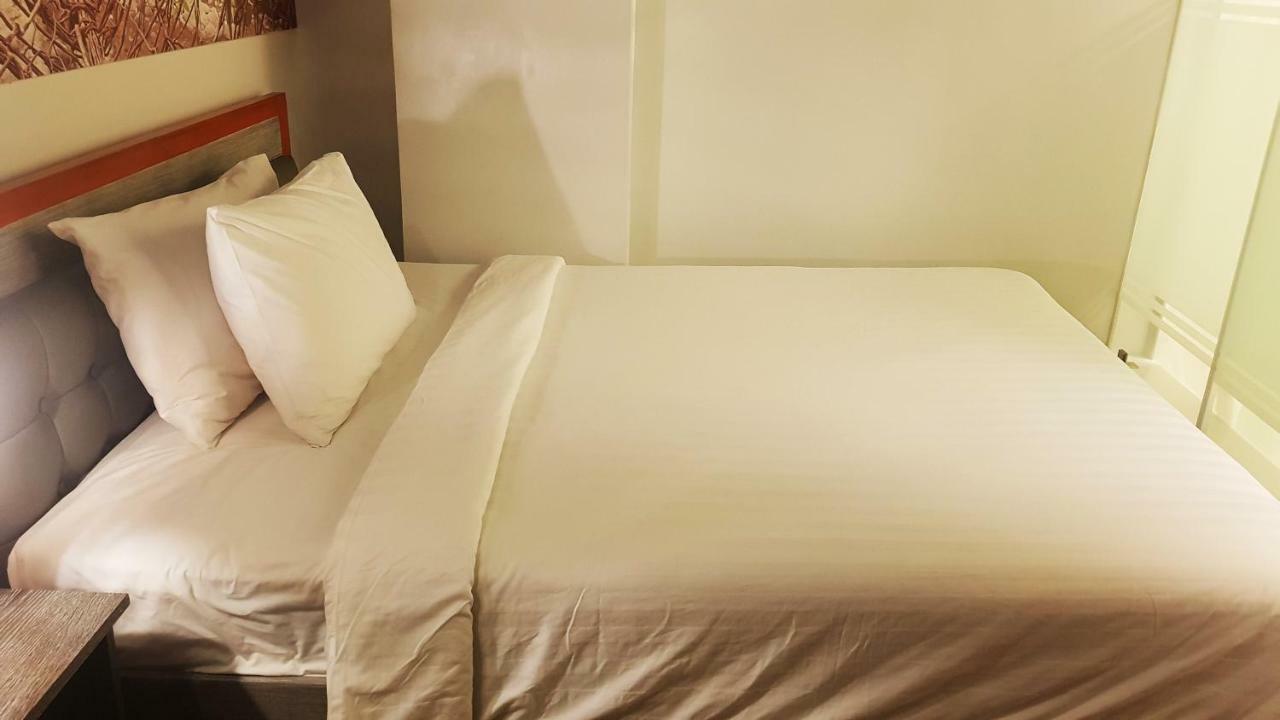 Gq Plaza Hotel Kalibo Eksteriør billede